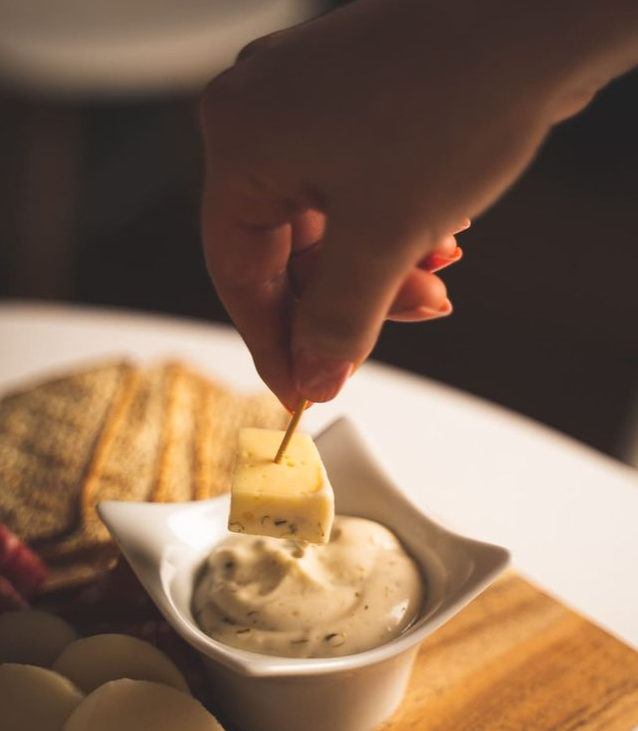 queso en tabla para picar